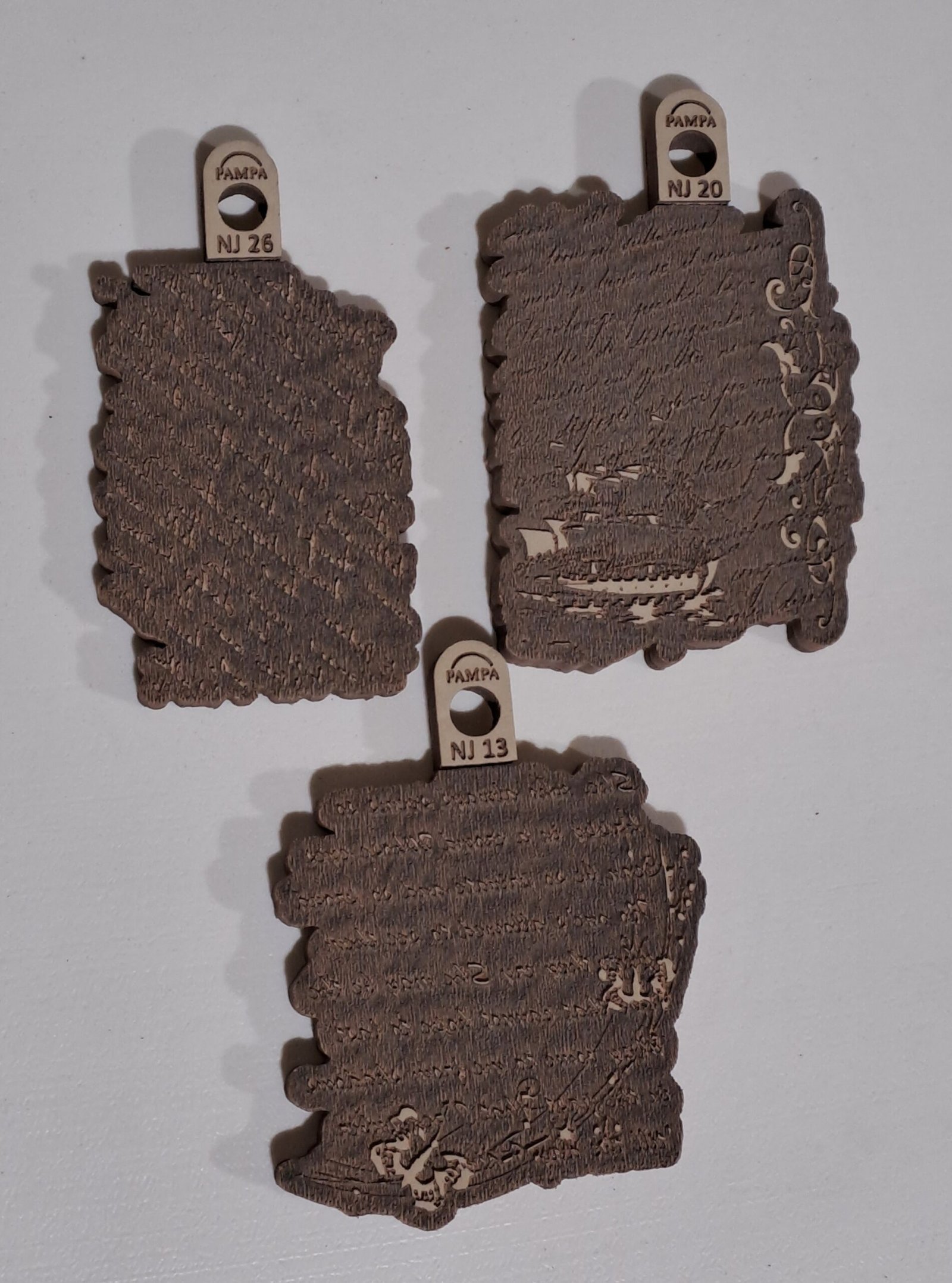 Alto relieve: el dibujo sobresale al tacto. - Imagen 5