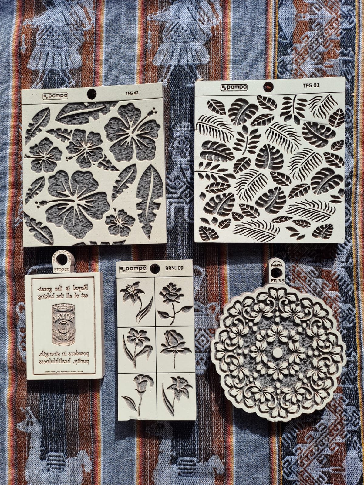 Sellos Bajo relieve: diseño cavado hacia adentro. - Imagen 4